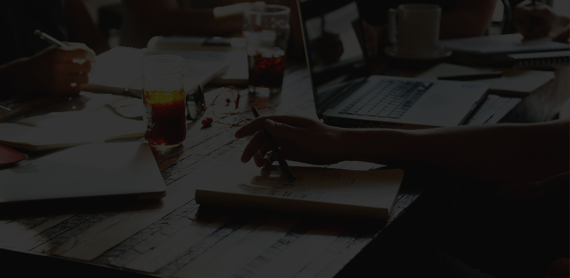 PC 뿐만아니라 모바일에서도
볼 수 있는 최신 트렌드 반응형
웹사이트를 제작해 드립니다.
최고의 퀄리티와 저렴한 가격으로
높은 만족도를 선사해 드립니다.